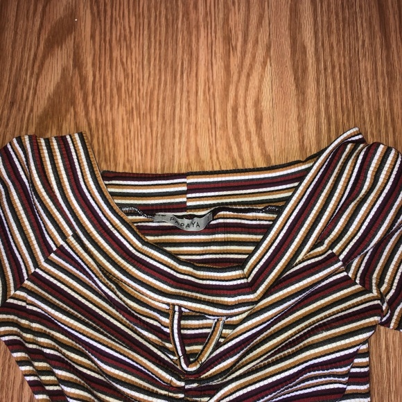 Keyhole Crop Top - Picture 2 of 4